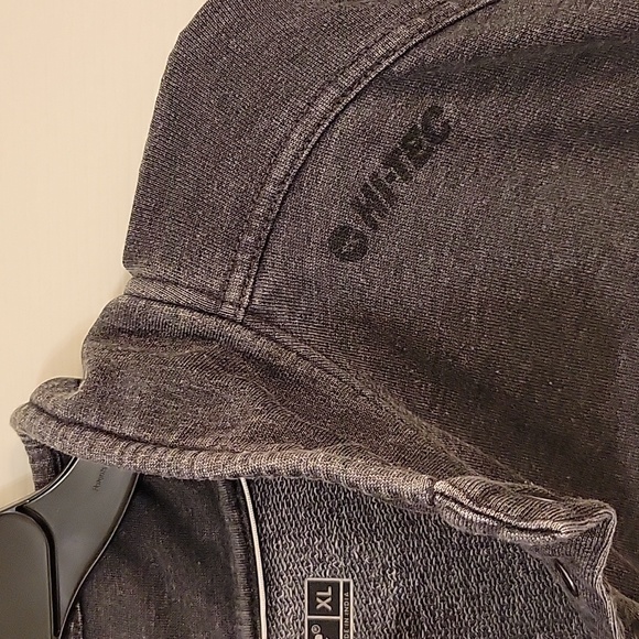 Hi-Tec Men's Sweatshirt - Picture 6 of 6